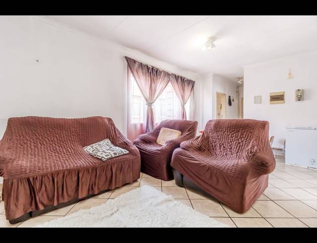 2 BEDROOM APARTMENT FOR SALE IN NOORDHANG
